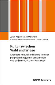 Kultur zwischen Wald und Wiese